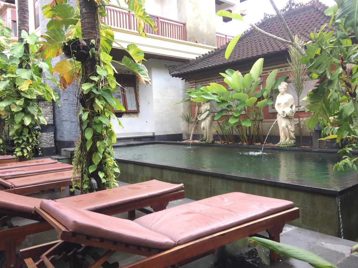 Yulia 1 Couette-café Sanur
